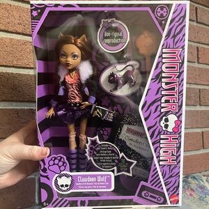 Clawdeen Wolf Creeproduction doll